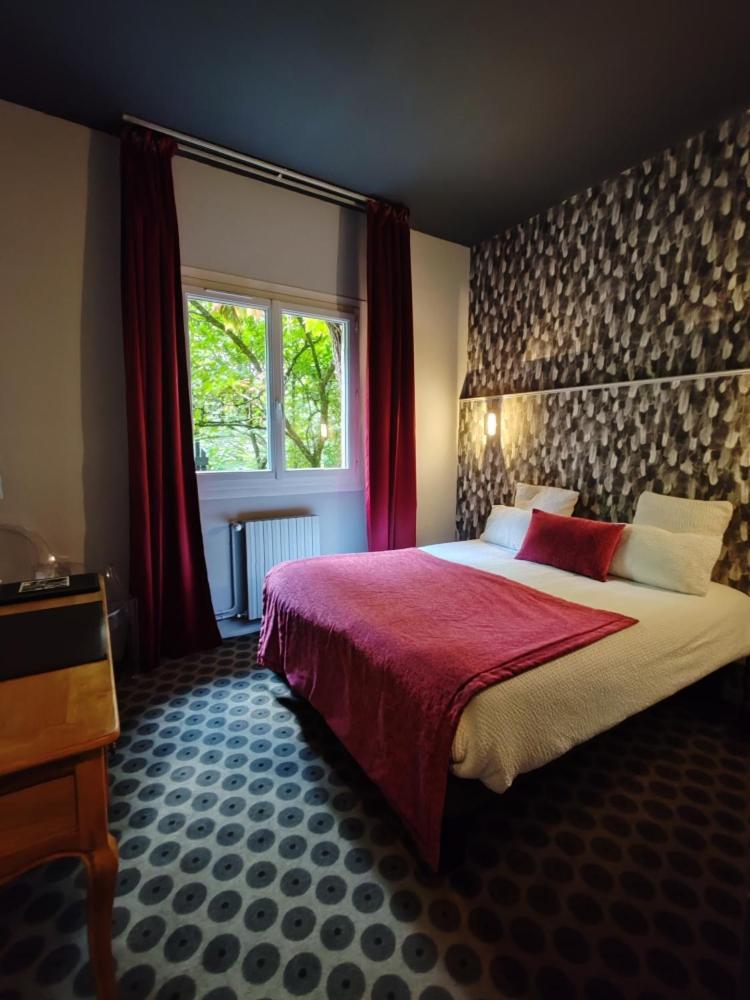 Logis Hotel - Restaurant Le Relais De Comodoliac Saint-Junien Eksteriør bilde