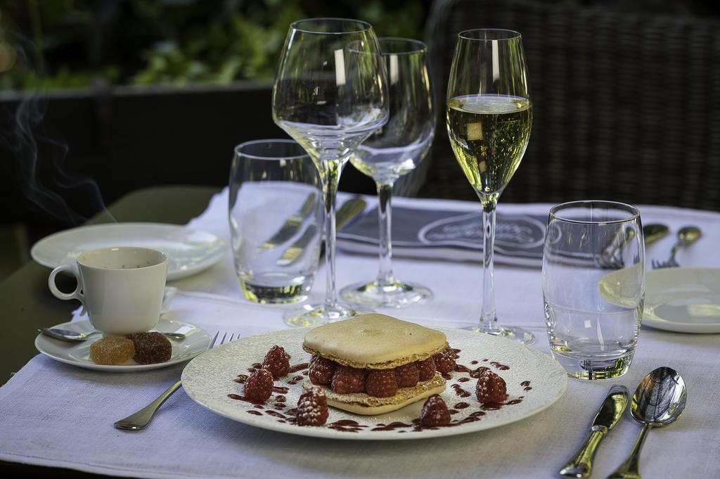 Logis Hotel - Restaurant Le Relais De Comodoliac Saint-Junien Eksteriør bilde