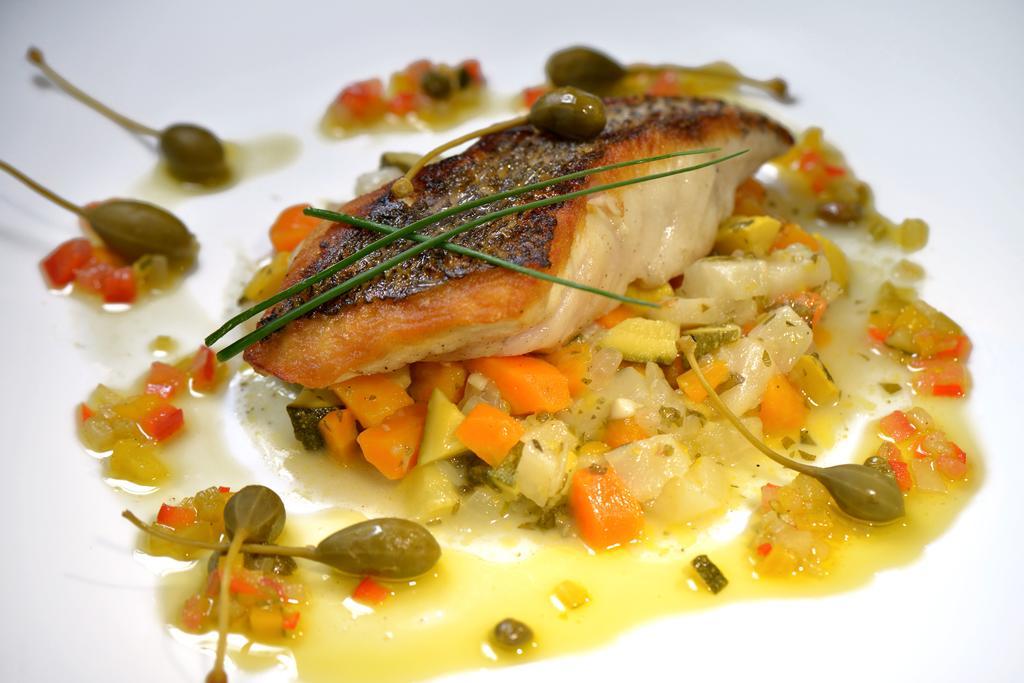 Logis Hotel - Restaurant Le Relais De Comodoliac Saint-Junien Eksteriør bilde