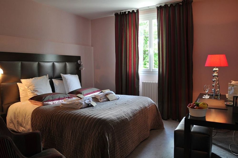 Logis Hotel - Restaurant Le Relais De Comodoliac Saint-Junien Eksteriør bilde