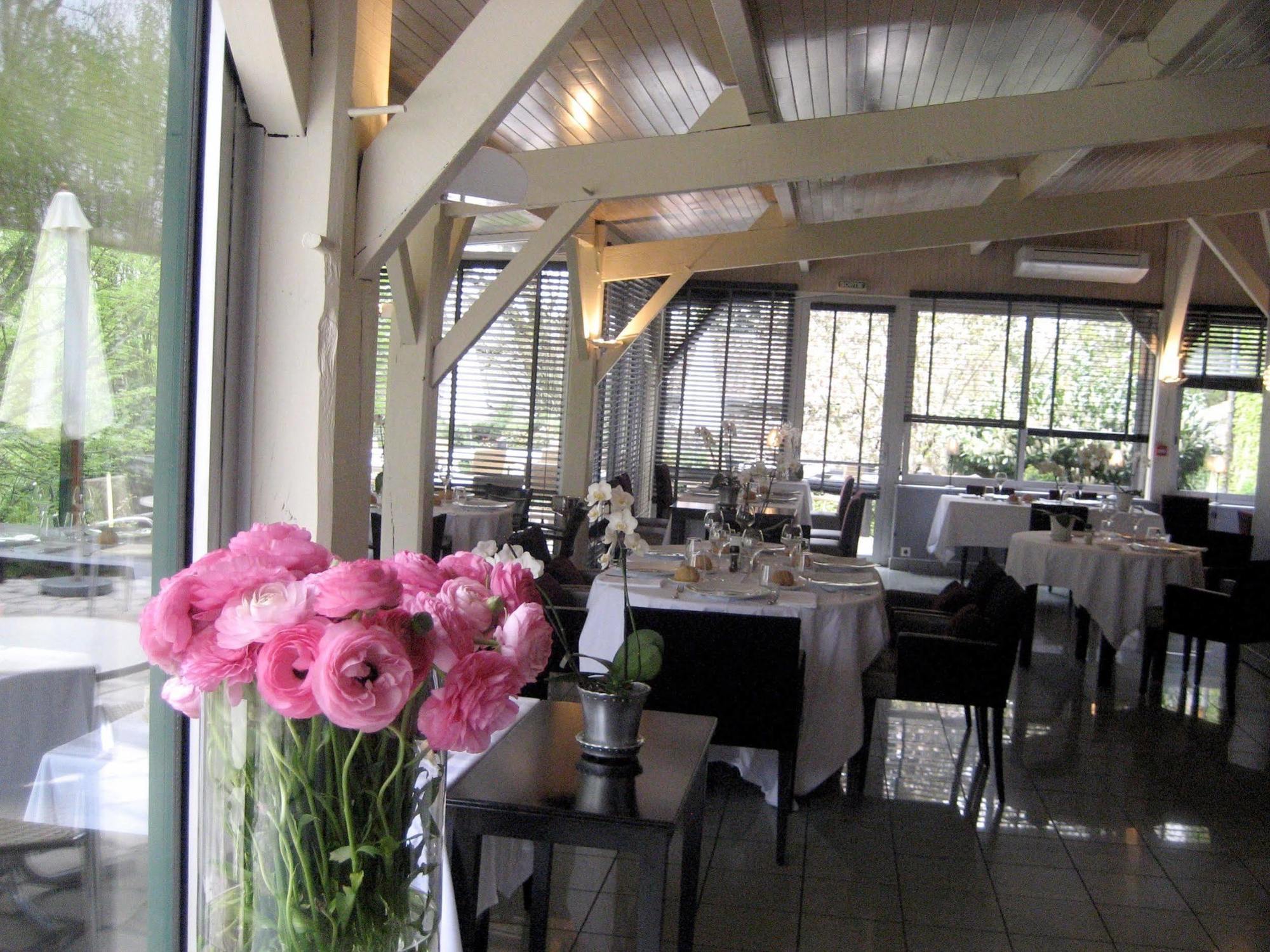 Logis Hotel - Restaurant Le Relais De Comodoliac Saint-Junien Eksteriør bilde